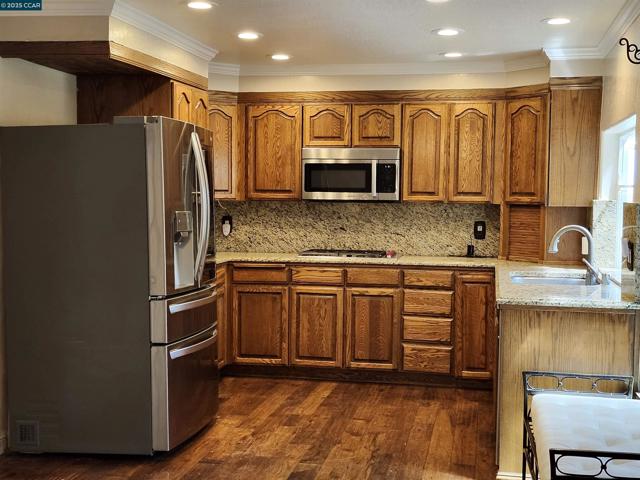 312 Wildcroft Dr, Martinez CA: https://media.crmls.org/mediaz/a04bf53a-be3c-461a-8cdd-dbacb70a8c7b.jpg