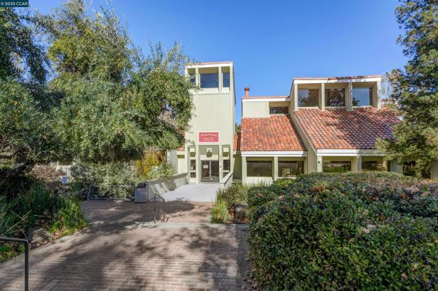 4397 N Water Oak Ct., Concord CA: https://media.crmls.org/mediaz/a04c35f6-2dcf-4238-9c34-548a371b531f.jpg