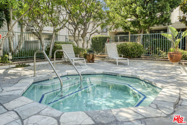 20134 Leadwell Street, Winnetka CA: https://media.crmls.org/mediaz/a04cbda2-10e5-40eb-af6f-a4edda1616aa.jpg