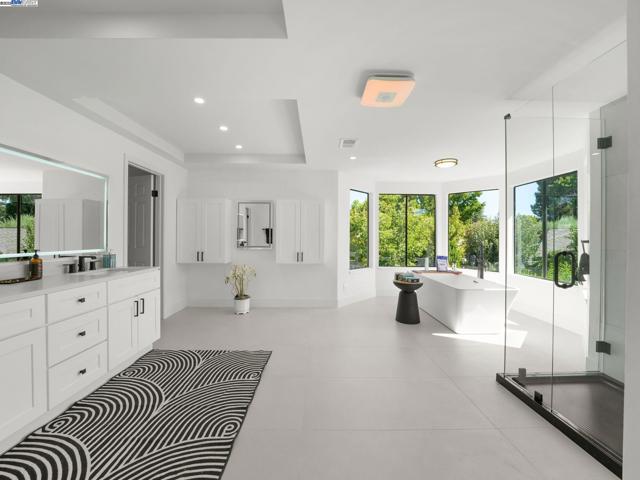 5995 Via Del Cielo, Pleasanton CA: https://media.crmls.org/mediaz/a04d1254-ee02-4193-a8d9-ecb74216c6ff.jpg