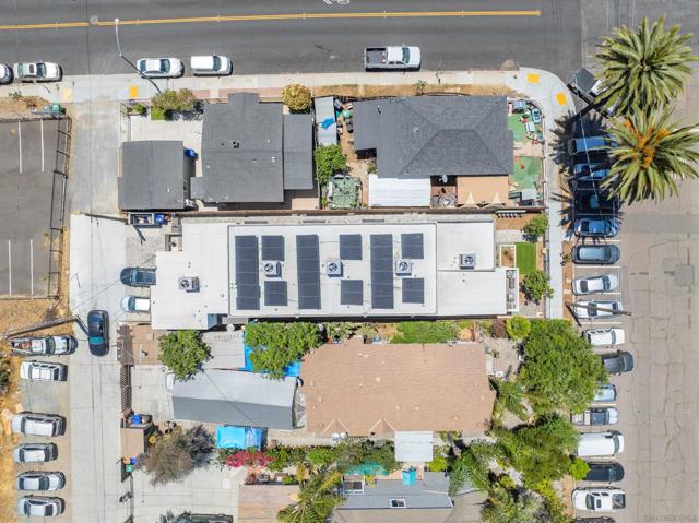 3209 L Street, San Diego CA: https://media.crmls.org/mediaz/a04d3063-e20a-4742-9006-b55deac67bec.jpg