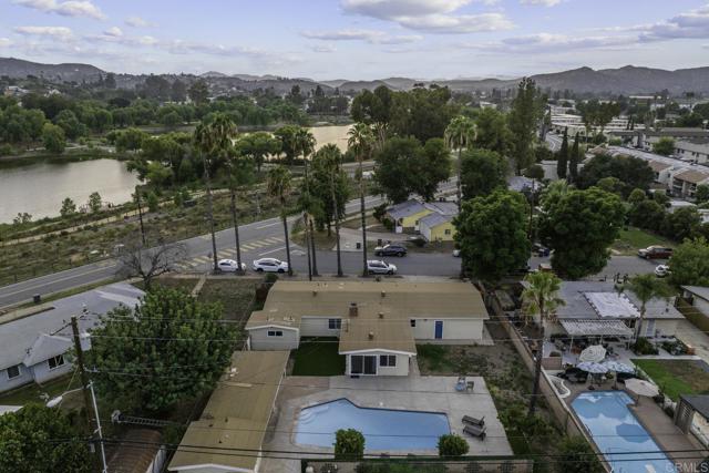 9903 Lindo Lake Place, Lakeside CA: https://media.crmls.org/mediaz/a04da605-b8fa-43a7-9868-c62ad2379d64.jpg