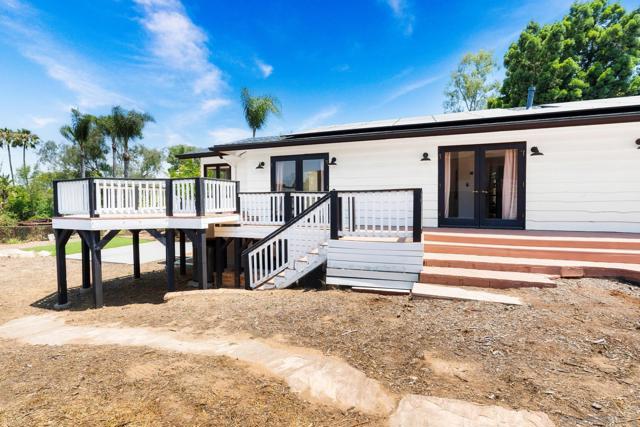 13953 Sagewood Dr, Poway CA: https://media.crmls.org/mediaz/a04eaeee-2476-4bc8-953c-991a3a6beeac.jpg