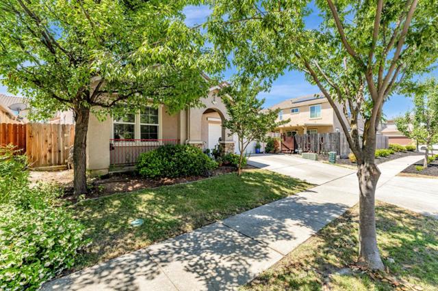 3760 Mirtoon Sea Avenue, Sacramento CA: https://media.crmls.org/mediaz/a050578a-c988-430b-be3e-ef4fd8a984fe.jpg