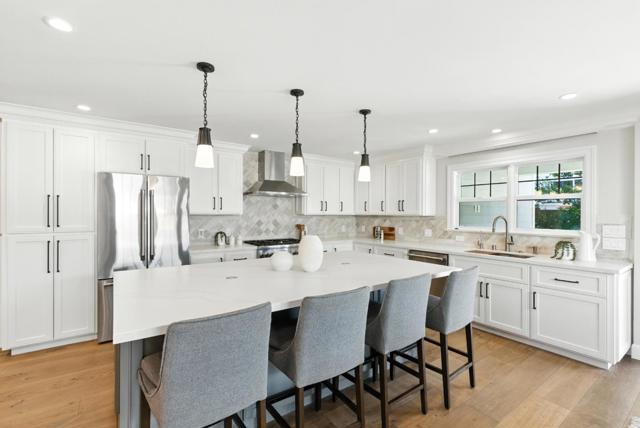 36 Wildwood Avenue, San Carlos CA: https://media.crmls.org/mediaz/a050de29-5a15-4f36-a3b7-410eabb899e5.jpg