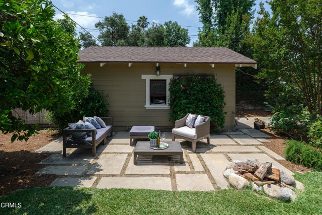 1036 N Chester Avenue, Pasadena CA: https://media.crmls.org/mediaz/a051a46c-b007-4746-9b12-7097f51cce21.jpg