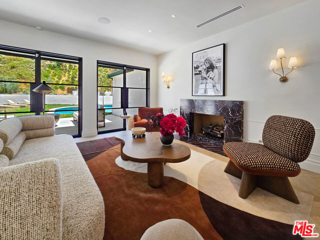 2288 Coldwater Canyon Drive, Beverly Hills CA: https://media.crmls.org/mediaz/a051f413-9503-460e-9f75-8b3547c4f084.jpg