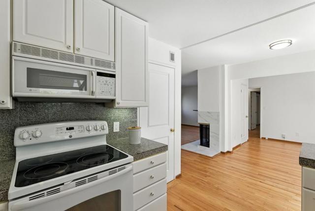 271 41st Avenue, San Mateo CA: https://media.crmls.org/mediaz/a052546f-c883-430f-b26b-f4a4424d39e3.jpg