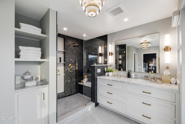1660 Valecroft Avenue, Westlake Village CA: https://media.crmls.org/mediaz/a0529ca7-b3df-4e07-8753-bf0c7d807194.jpg