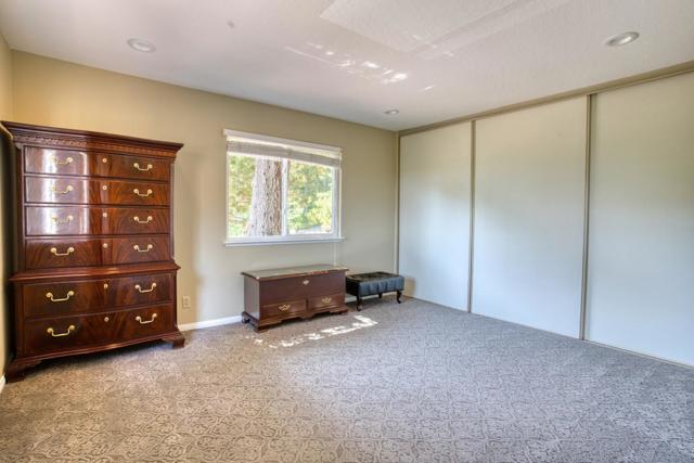 18800 Withey Road, Monte Sereno CA: https://media.crmls.org/mediaz/a052d899-fb0d-4046-82e0-4f5e346d6b15.jpg