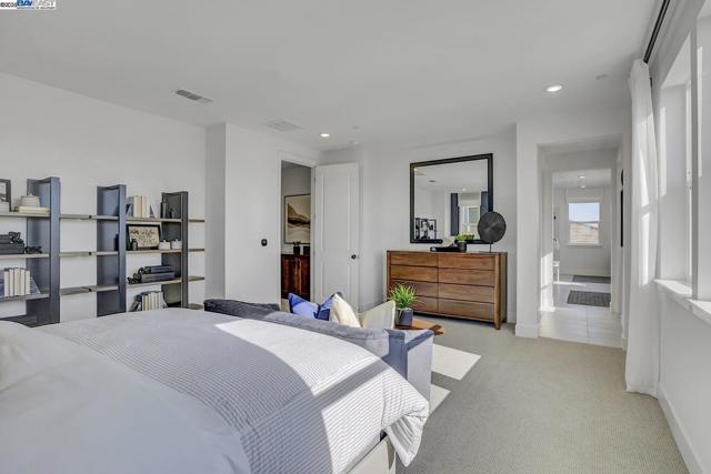 319 W Calabria Drive, Mountain House CA: https://media.crmls.org/mediaz/a053a6e5-d285-4dac-a986-218ae07f9ea8.jpg