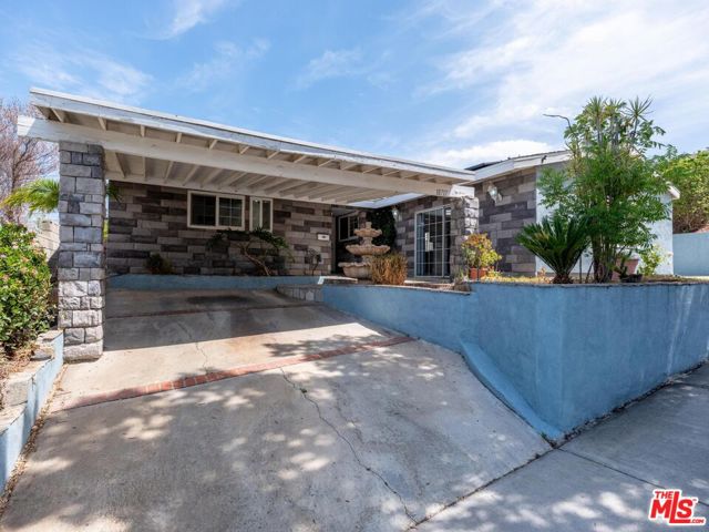 18717 Kimbrough Street, Canyon Country CA: https://media.crmls.org/mediaz/a053d900-25ae-4b05-95a4-0491060ed096.jpg