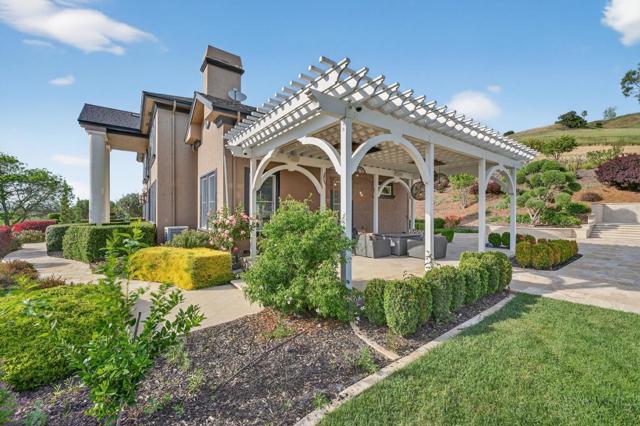 9540 Via Del Oro, Gilroy CA: https://media.crmls.org/mediaz/a054330b-26f7-4cb8-b027-d0ae359b988c.jpg