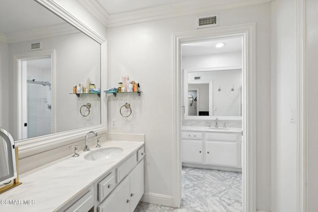 3225 Bear Creek Drive, Newbury Park CA: https://media.crmls.org/mediaz/a0550414-f56d-46b6-ad02-647e30feffea.jpg