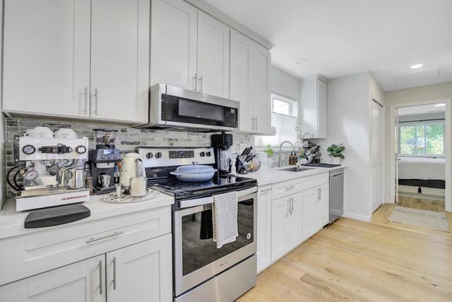 667 Cuesta Drive, Los Altos CA: https://media.crmls.org/mediaz/a0552ce0-e435-4bec-a143-d264e9ac3bdc.jpg