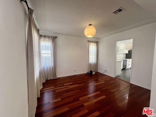 3964 Goodland Place, Studio City CA: https://media.crmls.org/mediaz/a0559217-9000-4e6e-81e0-e0c782bff9e7.jpg