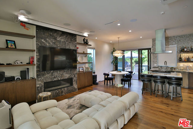 8505 Belford Ave Los Angeles, CA 90045