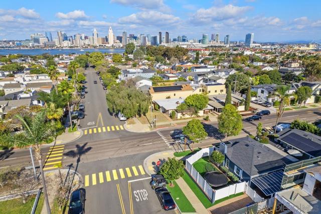 800 3rd St, Coronado CA: https://media.crmls.org/mediaz/a057f6ac-a215-44df-aabb-4d8791fe7960.jpg