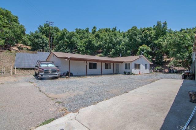 3137 E Valley Parkway, Escondido CA: https://media.crmls.org/mediaz/a058aeeb-a922-494f-9cb4-f894845b37ad.jpg