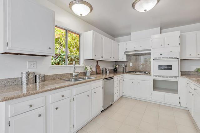3210 South Court, Palo Alto CA: https://media.crmls.org/mediaz/a058fe7a-2a08-4682-865c-28e1210ff396.jpg