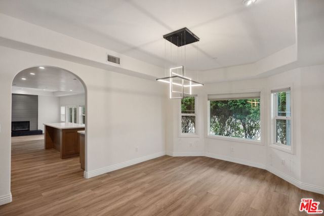 17805 Erwin Street, Encino CA: https://media.crmls.org/mediaz/a05981ca-d122-4103-961a-af7f009c90a7.jpg
