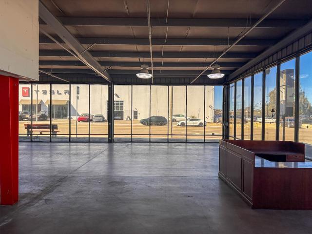 Image 2 of 58 For 1020 Auto Center Parkway
