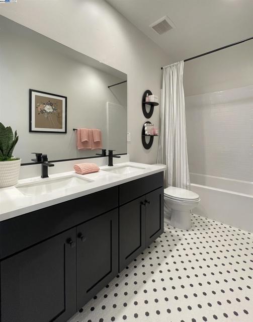 102 Compass Drive, Napa CA: https://media.crmls.org/mediaz/a05a0f14-275f-4ada-ab92-39a1c9bee3a3.jpg