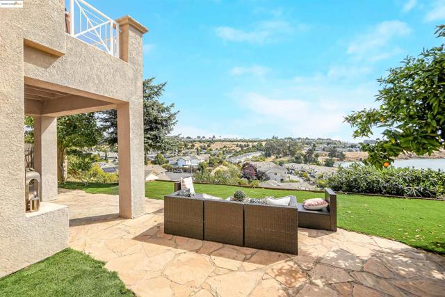 153 Camino Del Sol, Vallejo CA: https://media.crmls.org/mediaz/a05a454a-a2aa-4998-9189-2605187b59d7.jpg