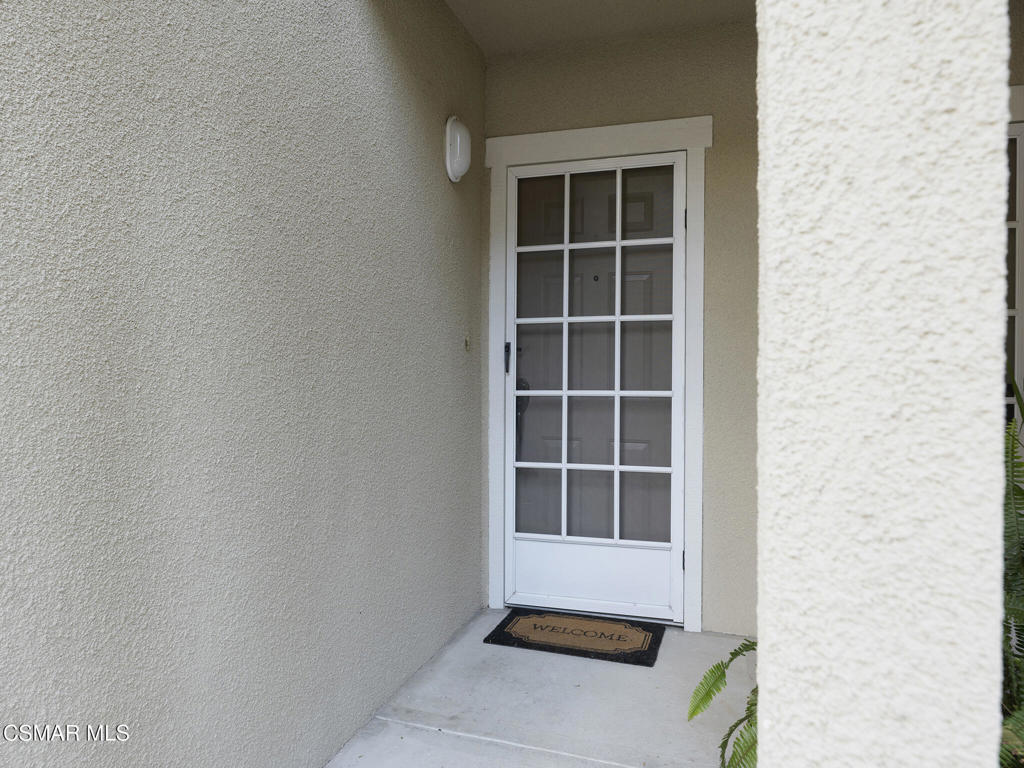 https://media.crmls.org/mediaz/a05a46c9-d0b5-4d96-9d0d-39ef06c29869.jpg?preset=X-Large