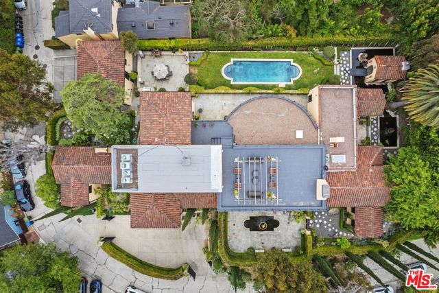 4320 Cedarhurst Circle, Los Angeles CA: https://media.crmls.org/mediaz/a05a4fc2-2935-4f1f-b1f1-148b875a6e14.jpg