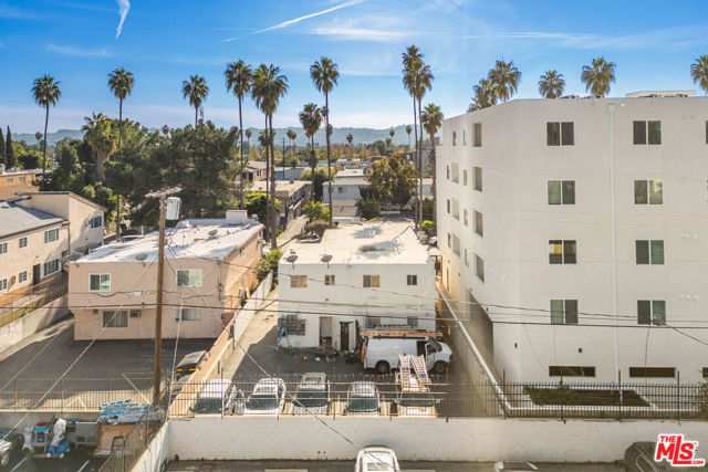 14805 Erwin Street, Van Nuys CA: https://media.crmls.org/mediaz/a05a6467-eee9-4e22-b584-2afda7c62d6f.jpg