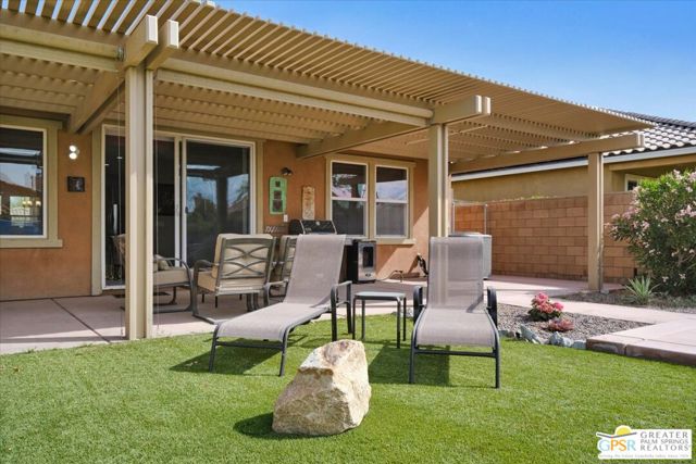 74121 Kingston Court, Palm Desert CA: https://media.crmls.org/mediaz/a05a812b-4ea3-428e-960b-d6cd4cceac8d.jpg