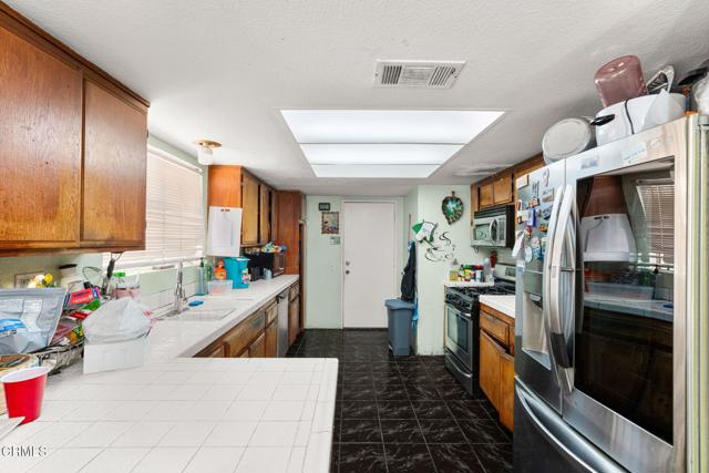 14134 Orizaba Avenue, Paramount CA: https://media.crmls.org/mediaz/a05ad5eb-e645-4742-92fb-5460e0c65743.jpg