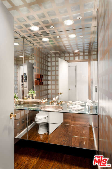 10580 Wilshire Boulevard, Los Angeles CA: https://media.crmls.org/mediaz/a05bcdb5-5cba-476f-8e40-59a456dced56.jpg