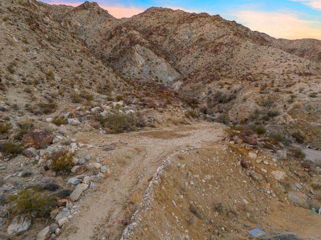 71120 Oasis Trail, Palm Desert CA: https://media.crmls.org/mediaz/a05c8f8b-ff40-4f21-9e93-263803ef8572.jpg