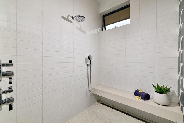 630 Ocean View Avenue, Encinitas CA: https://media.crmls.org/mediaz/a05e0e7b-d06d-426c-9e13-4270b6979b7c.jpg