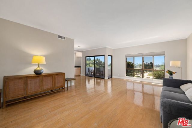 Image 3 for 647 Wilcox Ave #3E, Los Angeles, CA 90004