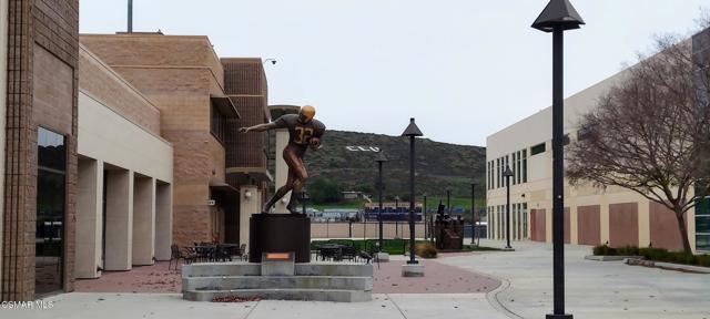91 Magellan Street, Thousand Oaks CA: https://media.crmls.org/mediaz/a060143f-62a8-456a-b272-ec833bc8ea9d.jpg