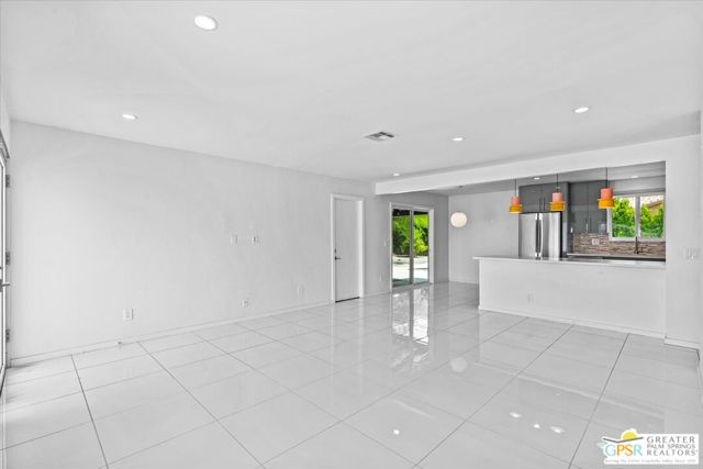 3121 E Ventura Road, Palm Springs CA: https://media.crmls.org/mediaz/a0604d4c-a2ca-48a5-97f1-111f9b3eea8a.jpg