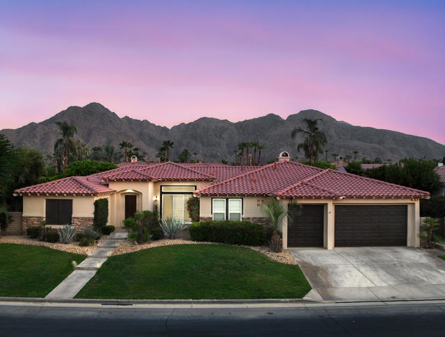 77363 Sky Mesa Lane, Indian Wells CA: https://media.crmls.org/mediaz/a06159dc-4da6-45ab-97bf-ce4e9b821d3e.jpg