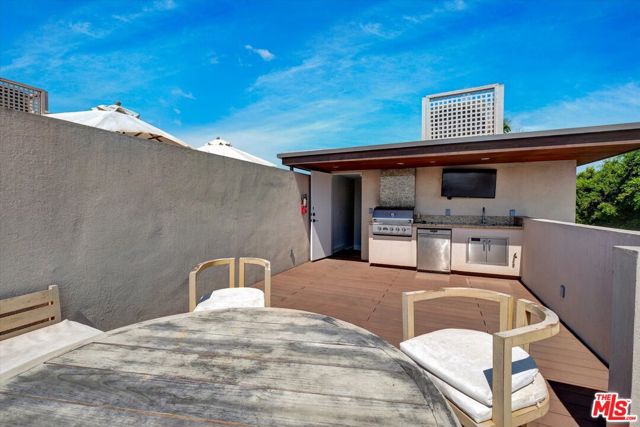 1249 N Formosa Avenue, West Hollywood CA: https://media.crmls.org/mediaz/a062c149-da3a-4f0f-98a7-0d74db649e9f.jpg