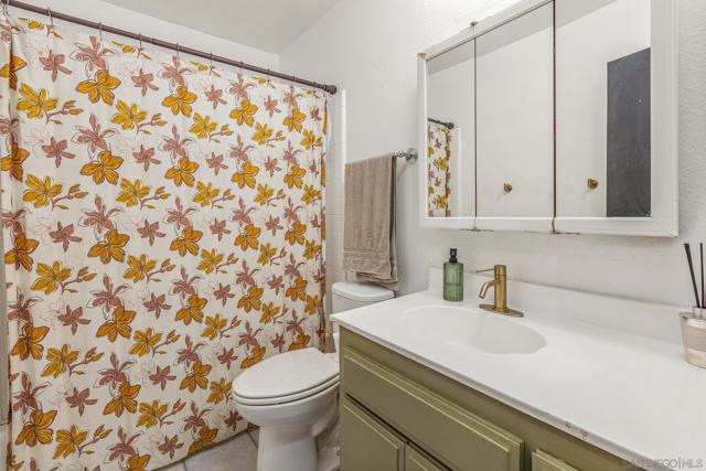 2327 Rosal Ln, Spring Valley CA: https://media.crmls.org/mediaz/a062d97b-5d1f-4157-8a27-8cea516cacea.jpg