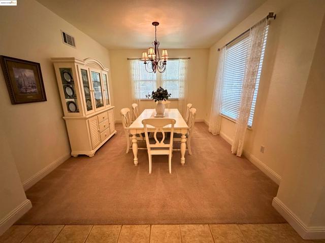 1327 Remington Ct, Tracy CA: https://media.crmls.org/mediaz/a0631397-9c05-47be-83e3-da983ae6bc0e.jpg