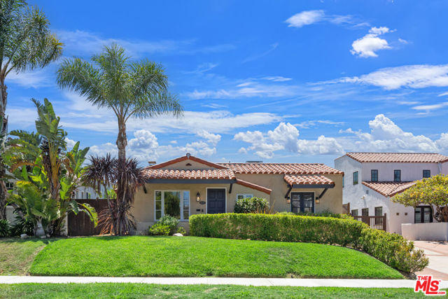 2347 Parnell Avenue, Los Angeles CA: https://media.crmls.org/mediaz/a063f82f-d5ed-4bdc-97cf-cedeb73a56c1.jpg
