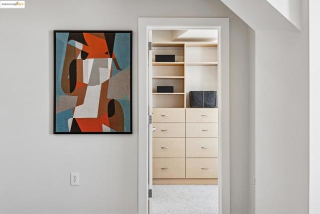 1615 Broadway, Oakland CA: https://media.crmls.org/mediaz/a06442a8-a028-480f-99cb-1c2a44446758.jpg