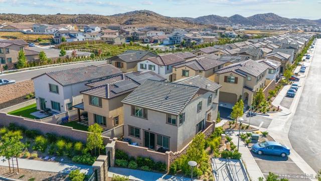 29566 Nini Ct, Winchester CA: https://media.crmls.org/mediaz/a06458cc-e9f3-4903-b1a8-e28d0f20fc1a.jpg
