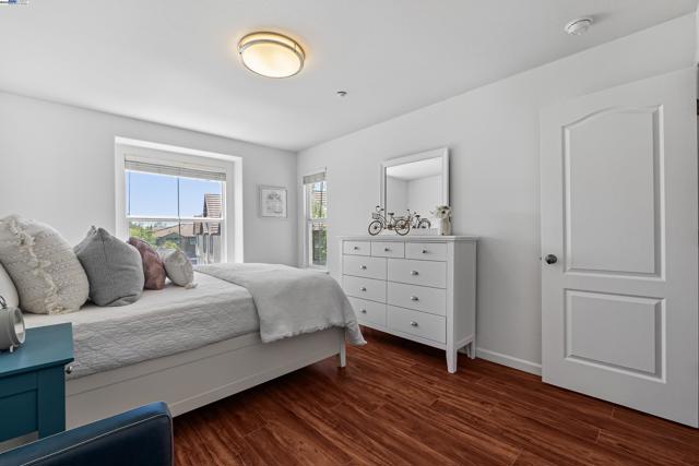 6268 Byron Ln, San Ramon CA: https://media.crmls.org/mediaz/a0648e16-acae-477e-ae75-ded52ab43efb.jpg