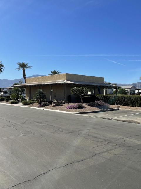 81620 Avenue 49, Indio CA: https://media.crmls.org/mediaz/a064a282-029a-44e4-baf2-413671007e9e.jpg