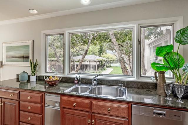 16000 Greenwood Road, Monte Sereno CA: https://media.crmls.org/mediaz/a064b56c-5166-437e-bdb4-4fa4e52c167f.jpg