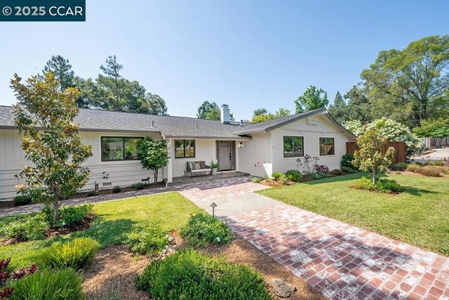 3108 Del Oceano Dr, Lafayette CA: https://media.crmls.org/mediaz/a065c873-6de5-42d7-92e8-9cc88c933ee1.jpg